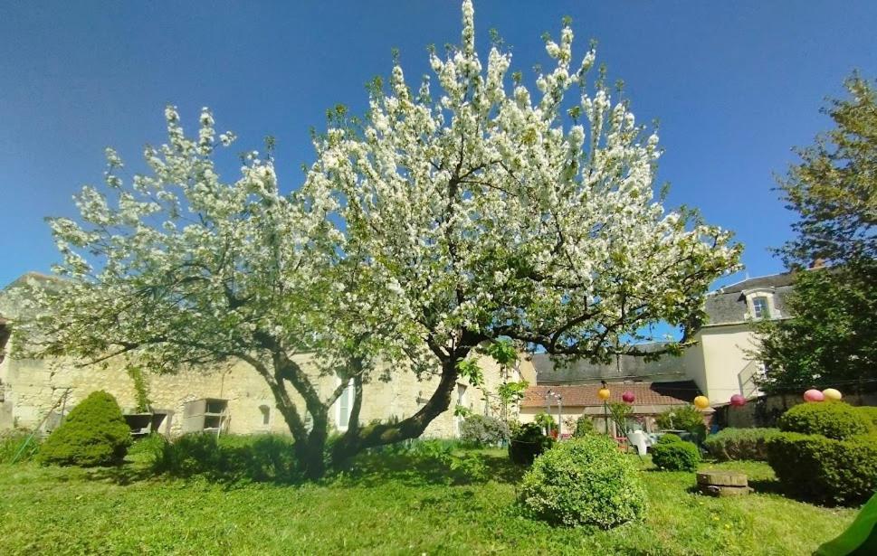 L'Etape De Loudun Hotel Bagian luar foto